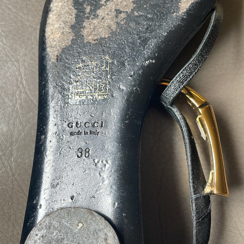 Gucci Black and Gold Sandals with T-Strap Design Sz 38 - Picture 4 of 6